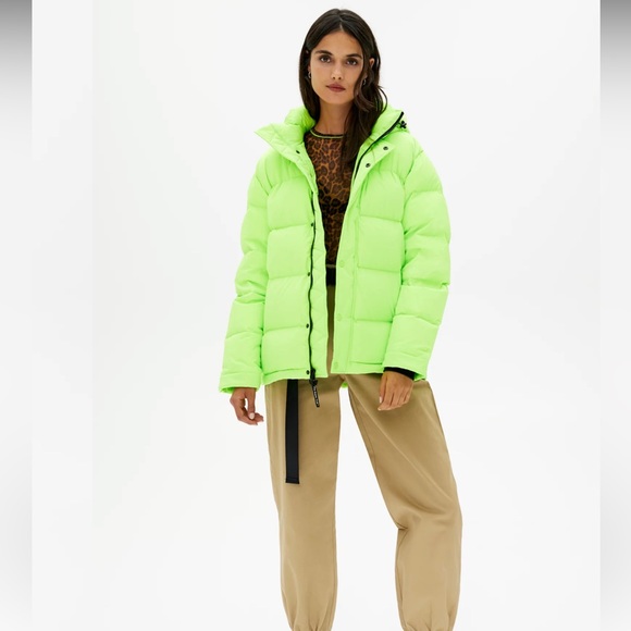 Aritzia Jackets & Blazers - Aritzia The Super Puff™ Original